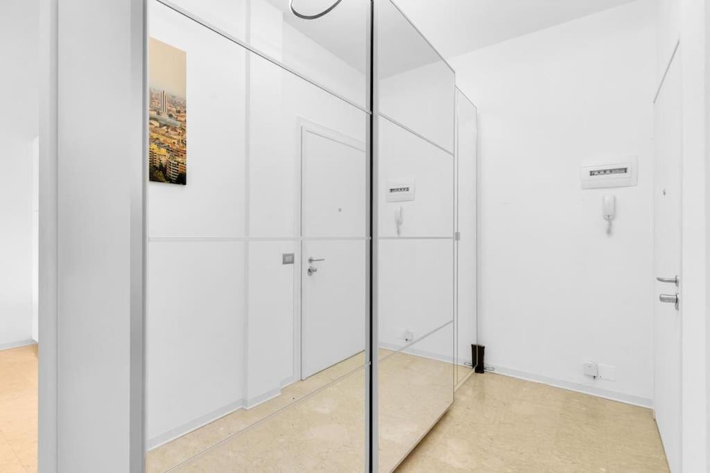 Yellow Flat Central Milan Bagian luar foto