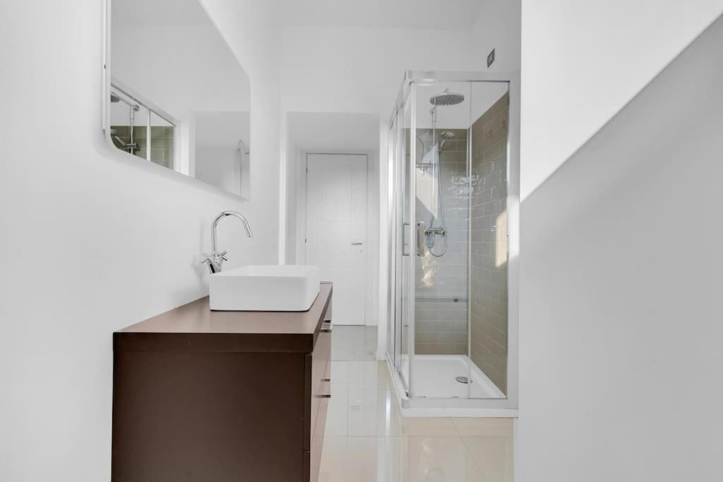 Yellow Flat Central Milan Bagian luar foto