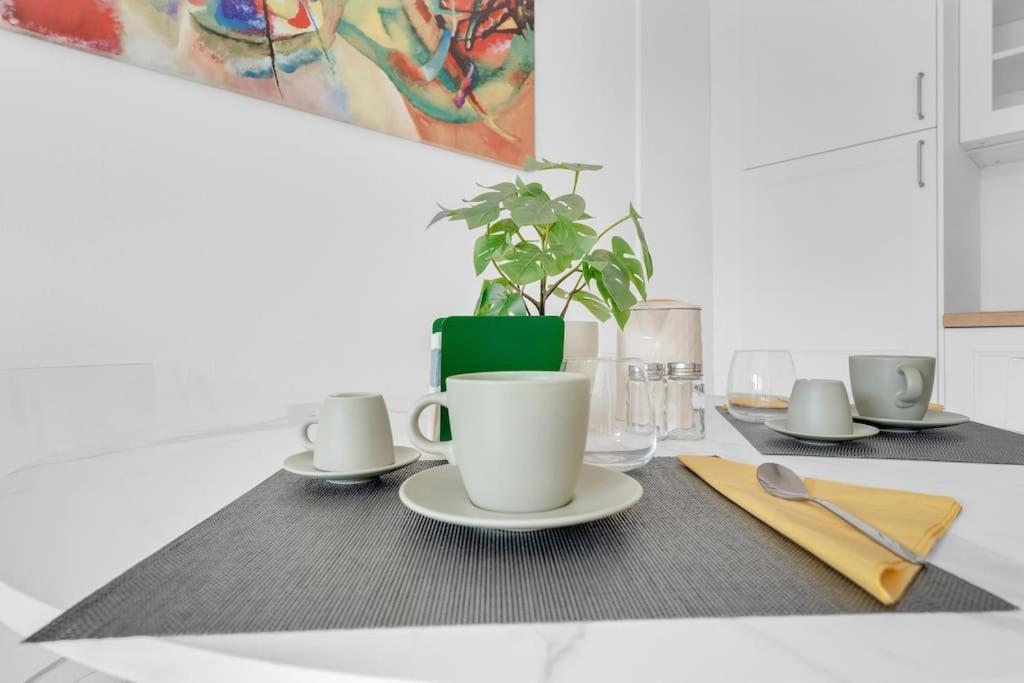 Yellow Flat Central Milan Bagian luar foto