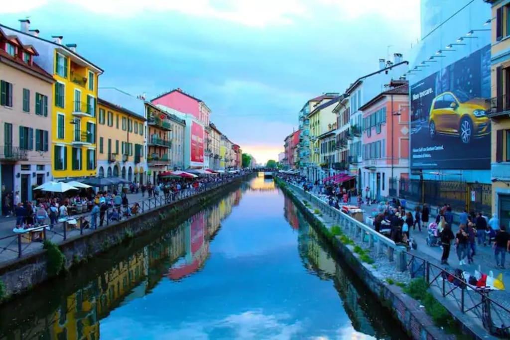 Yellow Flat Central Milan Bagian luar foto